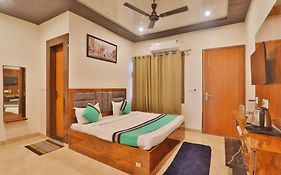Luxury Kyshna Plaza Family Hotel & Best Selling Hotel In Mathura